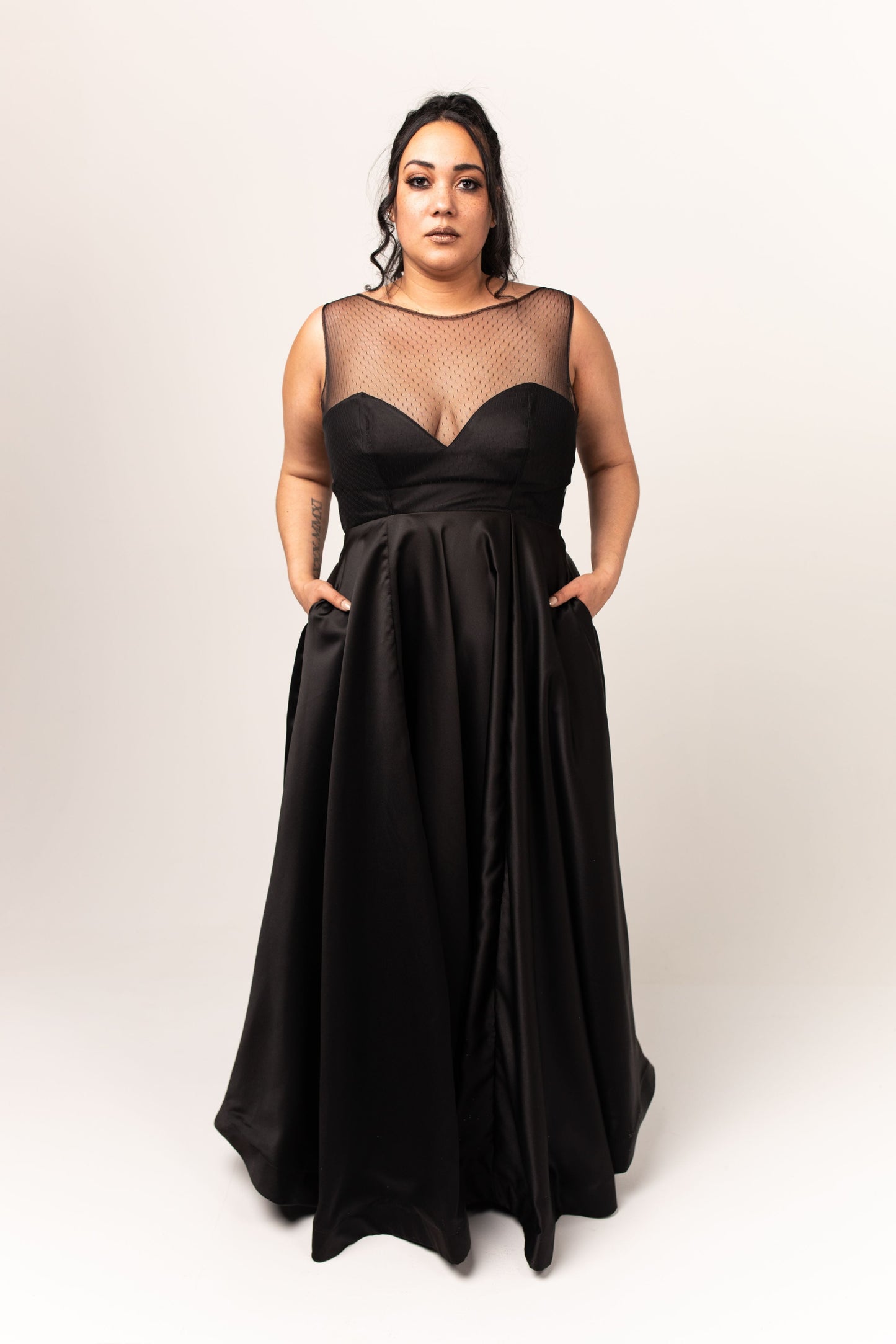 Size 14 Sample - Adelaide Gown