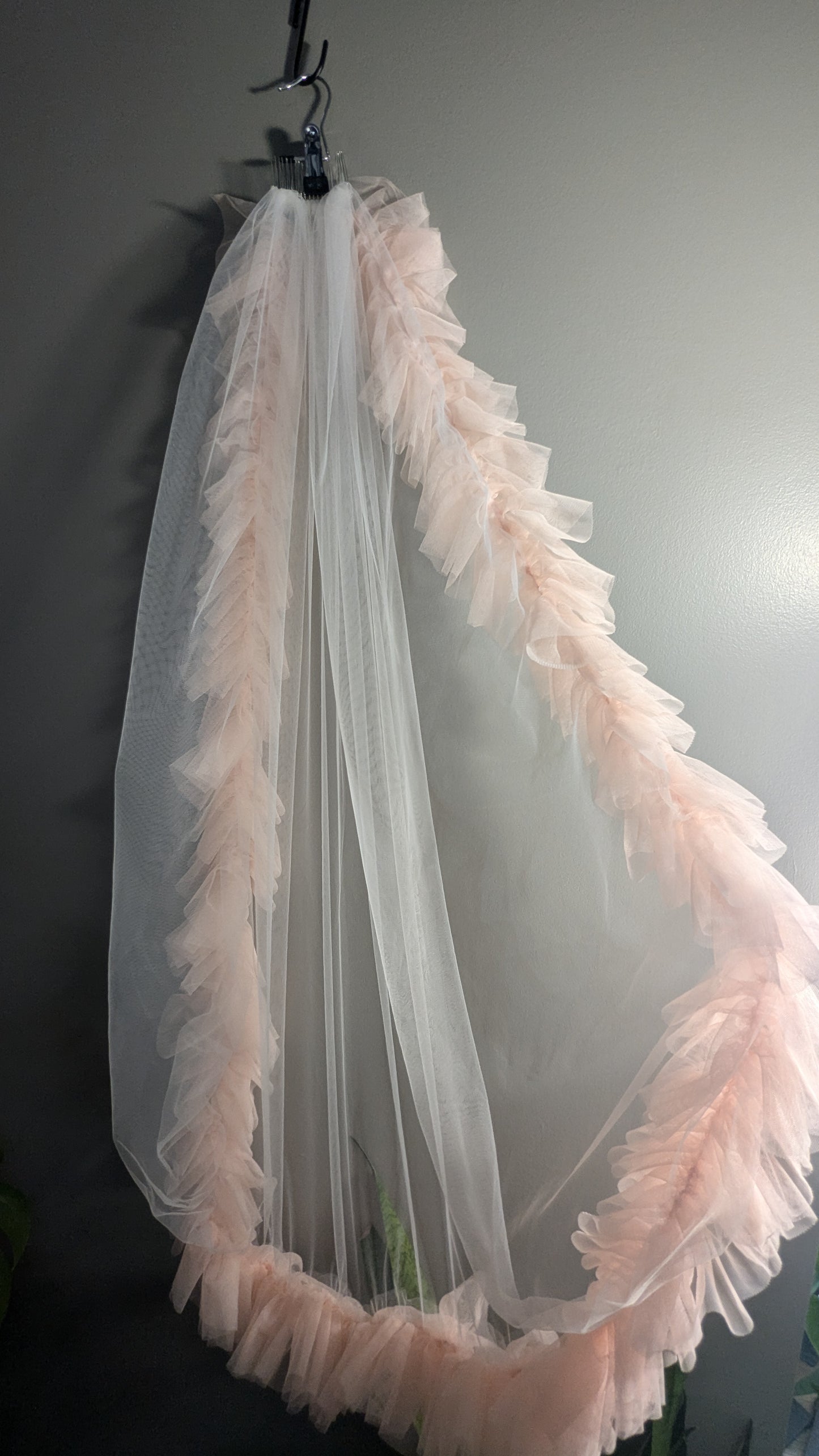 Ruffle Trim Veil