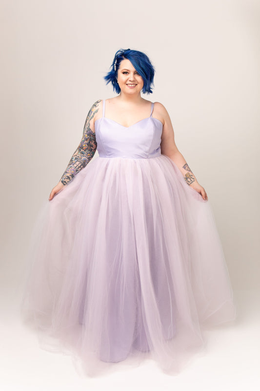 Non-Traditional Wedding Gowns | Size-Inclusive Alternative Wedding Gowns Hannah Caroline Couture Non-Traditional Wedding Gowns | Size-Inclusive Alternative Wedding Gowns Hannah Caroline Couture