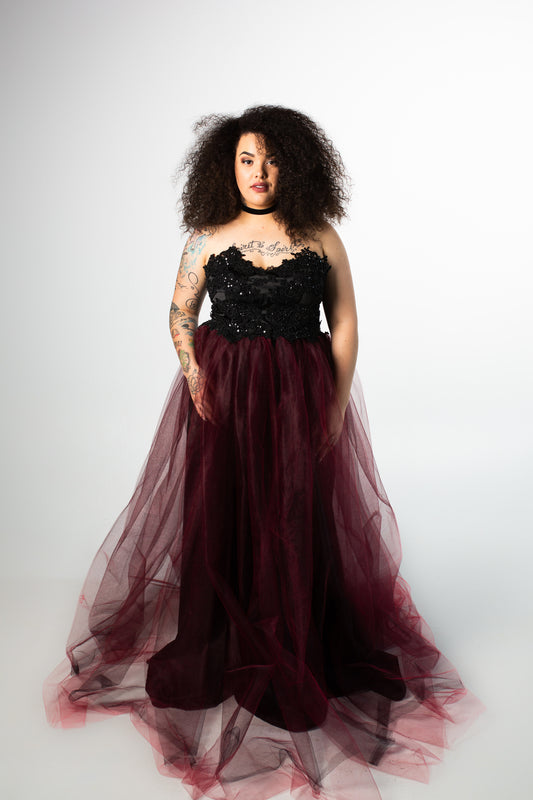 Non-Traditional Wedding Gowns | Size-Inclusive Alternative Wedding Gowns Hannah Caroline Couture Non-Traditional Wedding Gowns | Size-Inclusive Alternative Wedding Gowns Hannah Caroline Couture